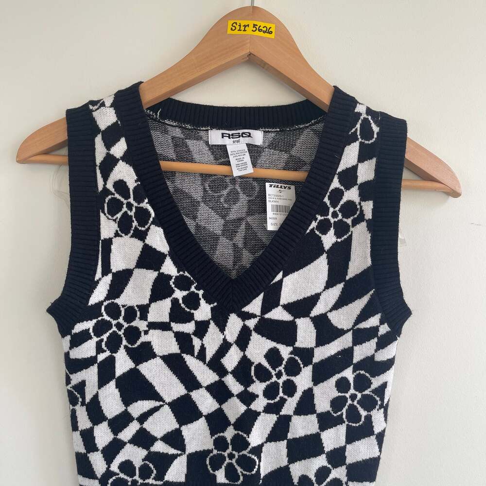RSQ Black and White Checkerboard Floral Sweater Vest Women Size Small